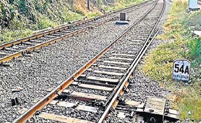 रेलवे साइडिंग में हो रहा अवैध कारोबार : भाकपा