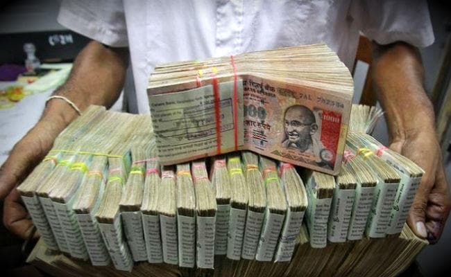 नोटबंदी के बाद बड़ी राशि जमा करनेवालों की खैर नहीं, इस हफ्ते 70000 लोगों को नोटिस भेजेगा आयकर विभाग