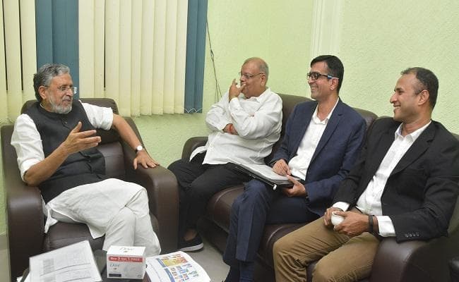 हिंदुस्तान यूनिलीवर लिमिटेड ने बिहार के बाढ़ पीड़ितों के लिये दिये एक करोड़