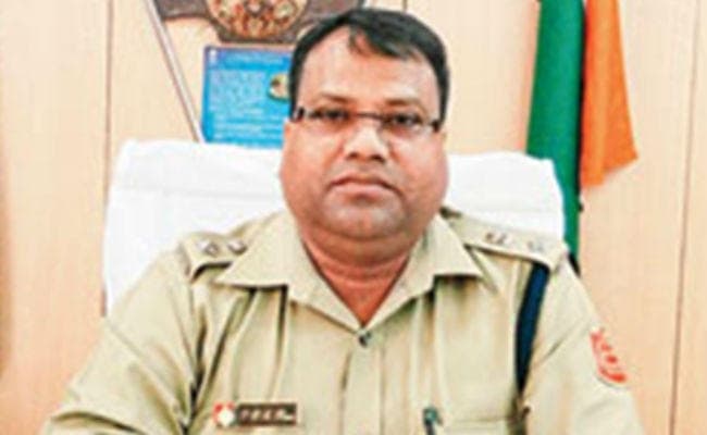 नारदा कांड के आरोपी व मुकुल के करीबी IPS एसएमएच मिर्जा निलंबित