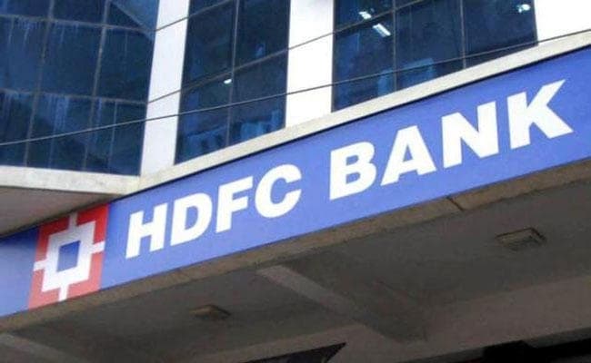 एचडीएफसी बैंक के क्लासिक कस्टमर को अब एफडी के साथ रखना होगा पांच लाख रुपये