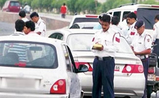 यूपी : दिसंबर से बदल जायेगा उत्तर प्रदेश में यातायात पुलिसकर्मियों की वर्दी का रंग
