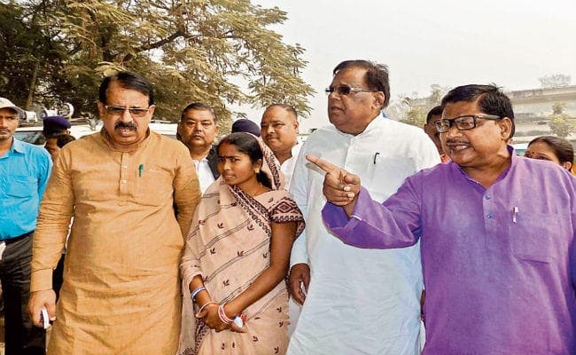 बिहार : भाजपा की बैठक में हंगामा, भिड़े नेता व कार्यकर्ता, महामंत्री को पीटा