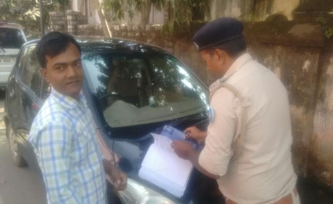 IN PICS : ...और हरकत में आ गयी इन्फोर्समेंट की टीम, जानें क्यों कोतवाली के पास पकड़े गये 16 लोग