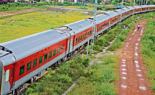 गुमला : दुष्कर्म का आरोपी रेल से कूदकर भाग गया था, पुलिस ने फिर पकड़ लिया