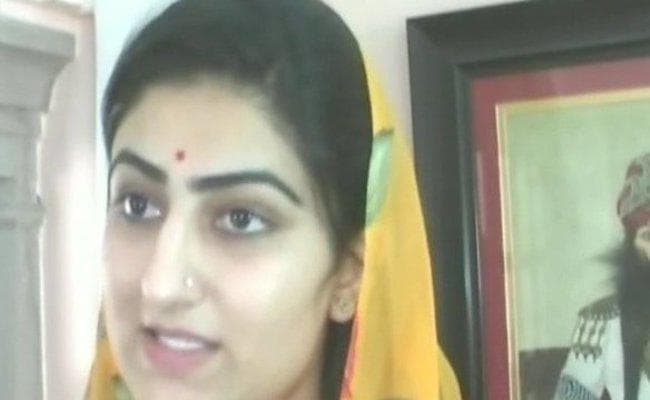 बूंदी की महारानी बोलीं - मत करो पद्मावती का विरोध, पहले फिल्म देखें, अख्तर व जौहर भी समर्थन में उतरे