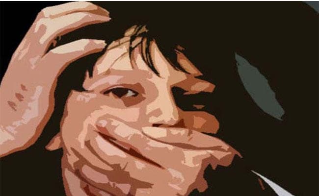 नाबालिग से दुष्कर्म के आरोप में पिता गिरफ्तार