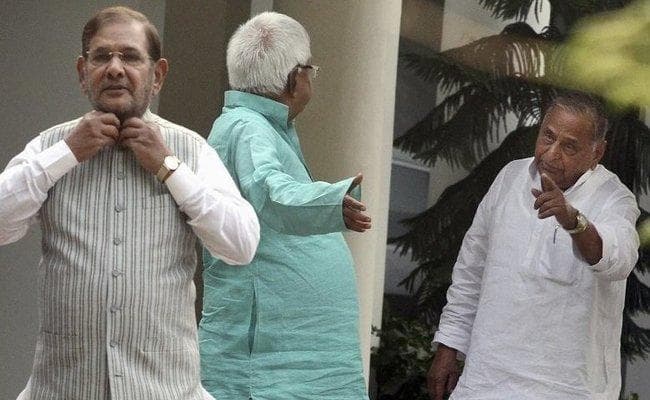 Life Among The Scorpions : PM मोदी की तारीफ, लालू-मुलायम और शरद पर बड़ा खुलासा