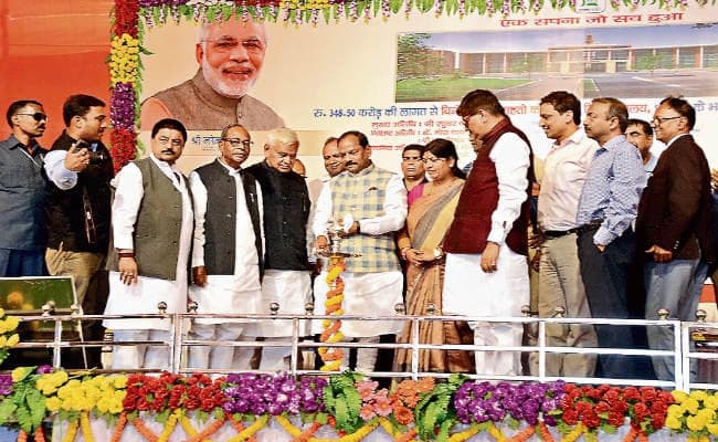 झारखंड : शिक्षा समेत अन्य क्षेत्रों में 50 हजार नियुक्तियां शीघ्र : रघुवर दास