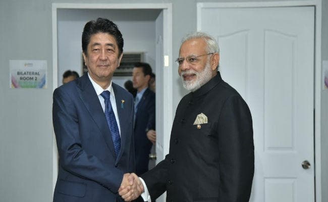 एक महत्वपूर्ण मित्र और भरोसेमंद साझेदार के साथ हुई बैठक, पीएम मोदी ने आबे के साथ किया कुछ यूं हैंड शेक