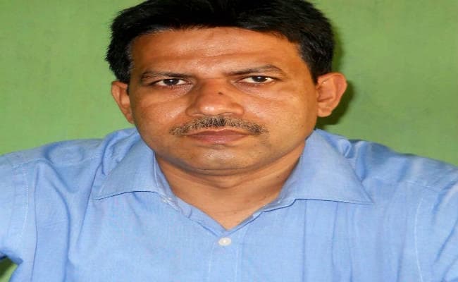 पांच हजार रुपये घूस लेते सीओ मनोज तिवारी गिरफ्तार