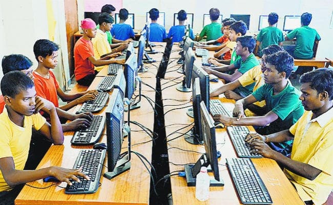 ''म'' से ''मूस'' नहीं ''माउस'' चलाते हैं मुसहर कम्यूनिटी के बच्चे