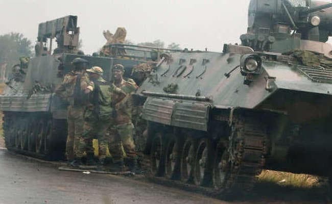 जिम्बाब्वे में तख्तापलट, राष्ट्रपति मुगाबे नजरबंद, सैन्य वाहन सड़कों पर