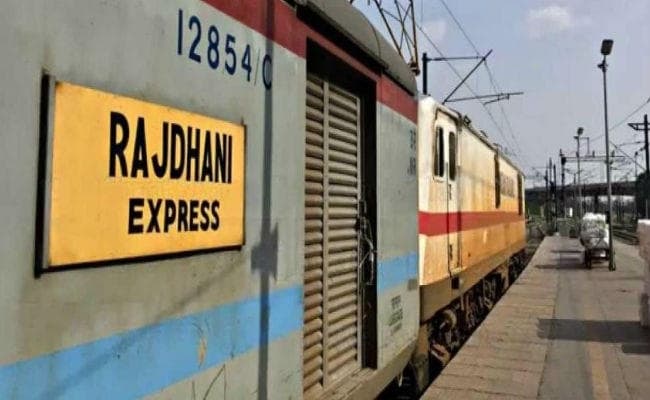 बिहार : राजधानी एक्सप्रेस में आज से थर्ड एसी का स्थायी कोच