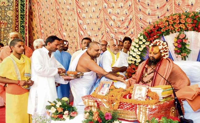 बक्सर : वैदिक मंत्रोच्चार के साथ सिय-पिय महोत्सव शुरू