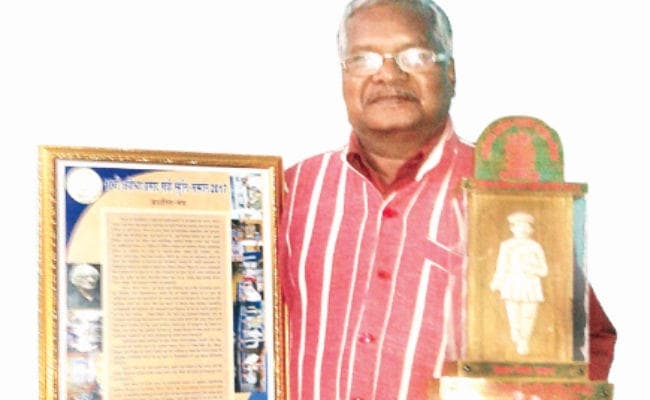 वाल्टर भेंगरा ‘तरुण’ : बनना चाहते थे गायक, बन गये लेखक