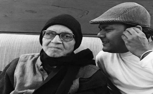 कुंवर नारायण की कविताएं पूरी दुनिया से संवाद करती हैं : गीत चतुर्वेदी