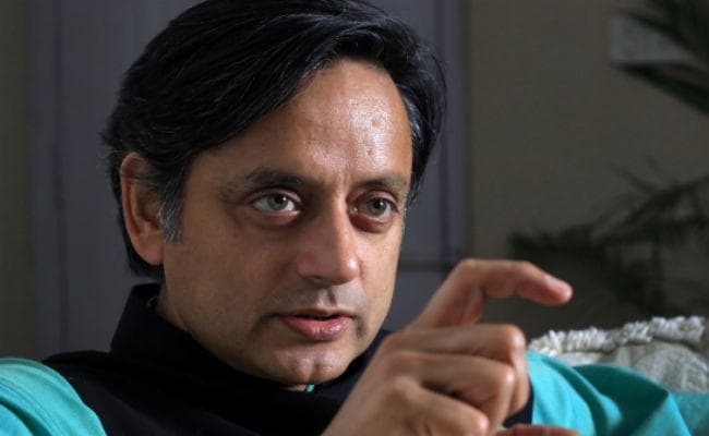 ब्रिटिश शासकों ने जब मान सम्मान को रौंदा था, तो ये महाराजा भाग खडे हुए थे: थरुर