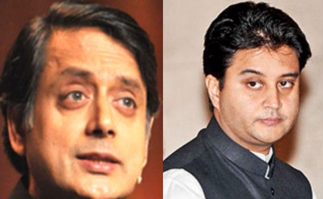 स्मृति ईरानी ने पद्मावती को लेकर किया यह ट्वीट - तो भिड़ गये थरूर और सिंधिया