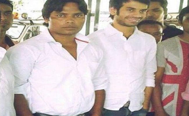 राजदेव हत्याकांड : तेज प्रताप यादव की वायरल तस्वीरों पर सुप्रीम कोर्ट ने सीबीआइ से मांगी रिपोर्ट