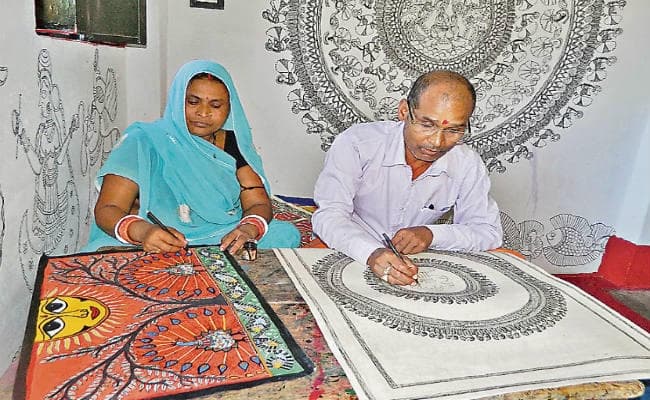बिहार : नेशनल अवार्डी बिचौलिये के हाथों बेच रहे पेंटिंग