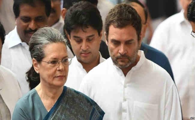 राहुल गांधी की ताजपोशी की तैयारी शुरू, कांग्रेस ने सोमवार को बुलाई वर्किंग कमेटी की बैठक