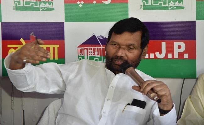 मोदी जी की लोकप्रियता बढ़ी, गुजरात में बहुमत के साथ जीत रही है भाजपा : रामविलास