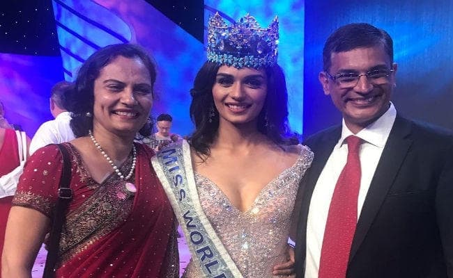 जानें, अपनी मां के कितनी करीब हैं मिस वर्ल्ड मानुषी छिल्लर...!