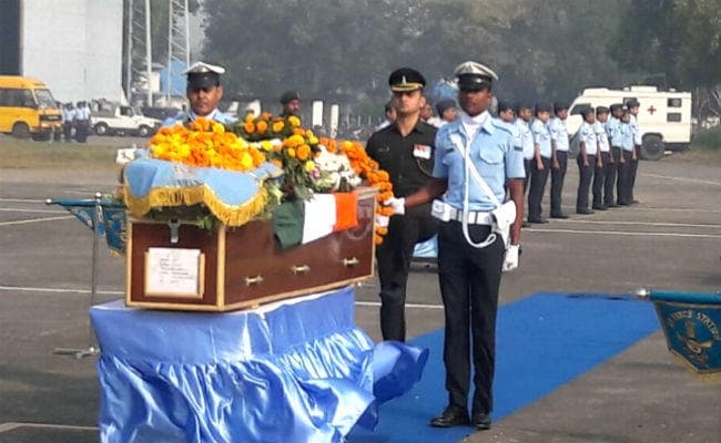 बिहटा एयरफोर्स से पैतृक गांव भेजा जा रहा शहीद ज्योति प्रकाश निराला का पार्थिव शरीर