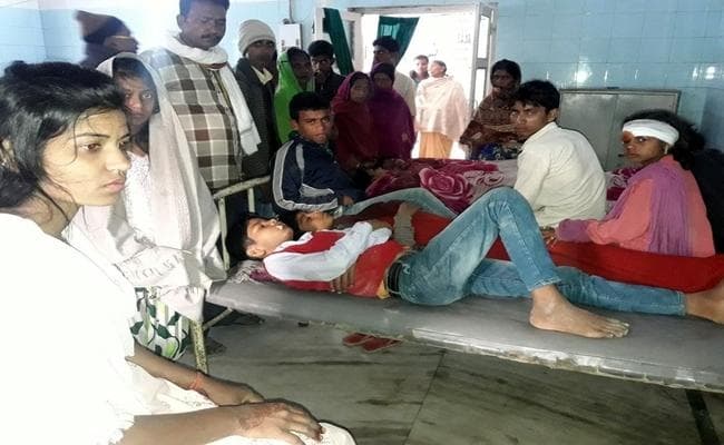 20 बच्चों की जान बचाने के लिए ट्रक चालक लगाया इमरजेंसी ब्रेक, एक की मौत 19 लोग घायल