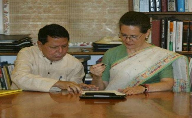 प्रियरंजन दासमुंशी के निधन पर पीएम समेत कई हस्तियों ने जताया शोक