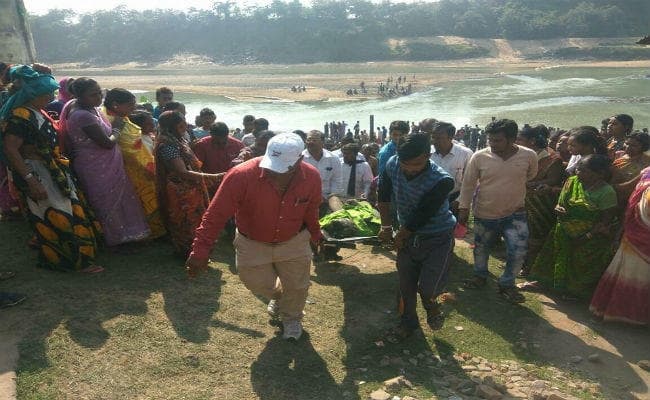 फुसरो में डूबा युवक का शव निकला