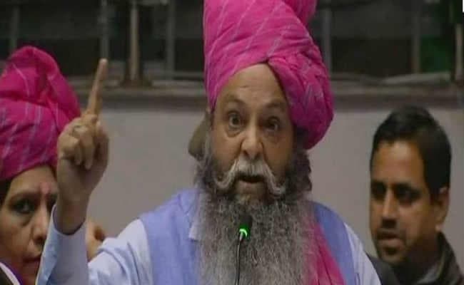 ''पद्मावती'' विवाद : दीपिका-भंसाली का सिर कलम करने की धमकी देने वाले भाजपा नेता को नोटिस