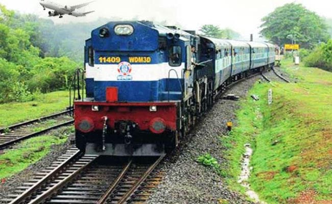 बिहार : 26 तक अतिरिक्त कोच के साथ चलेगी राजधानी, इधर गो एयर की पटना-दिल्ली की दो फ्लाइटें बंद