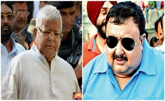 झारखंड : लालू पहुंचे कोर्ट, 23 को दर्ज होगा बयान, सजल चक्रवर्ती के मामले पर फैसला आज