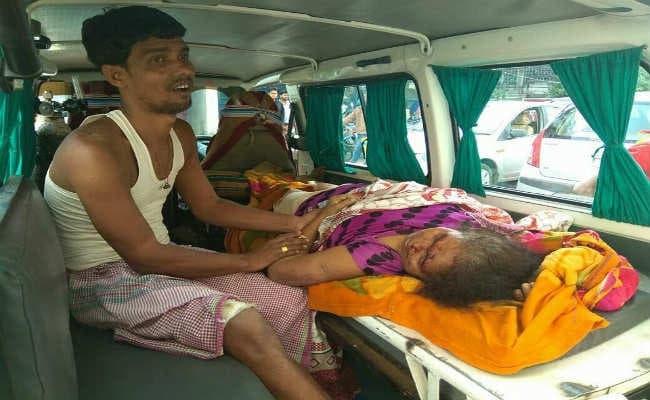 चास : पुरुलिया रोड में दीवार गिरने से एक बच्चे और महिला की मौत, NDRF की टीम घटनास्थल पहुंची
