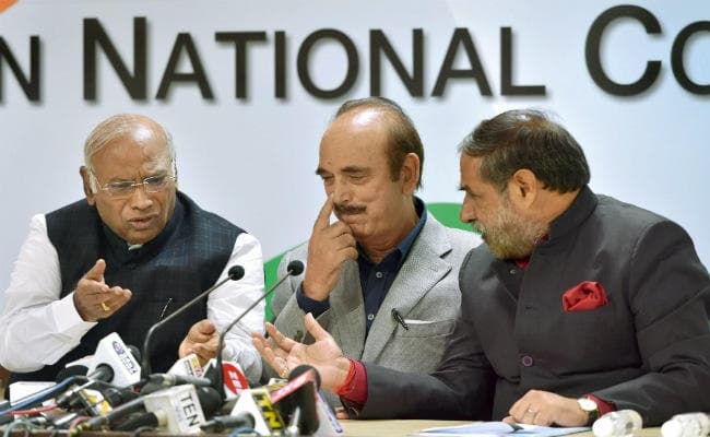 संसद सत्र नहीं बुलाने पर गुलाम नबी ने उठाये सवाल, कहा - भ्रष्टाचार, राॅफेल व जीएसटी पर देना होगा जवाब