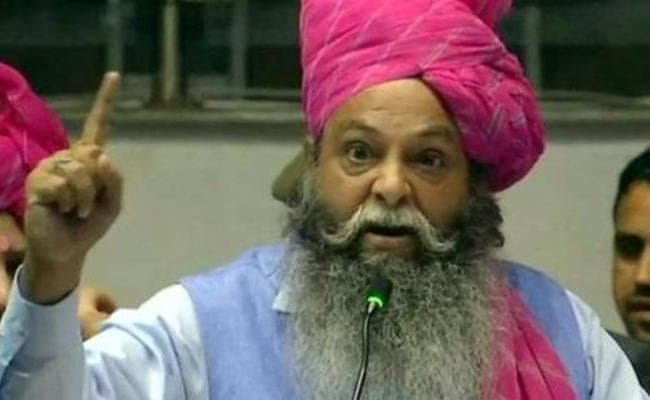 Padmawati controversy : संजय लीला भंसाली आैर दीपिका पादुकोण का सिर कलम करने पर इनाम देने वाले भाजपा नेता पर मुकदमा दर्ज