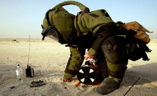 रामगढ़ में हार्डकोक फैक्ट्री से बम बरामद, 4 युवक गिरफ्तार