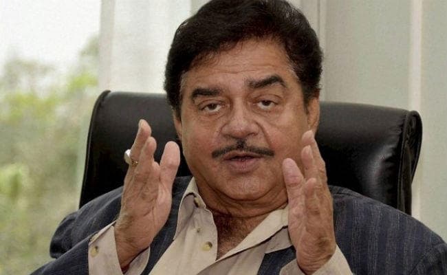 ''पद्मावती'' पर PM मोदी और अमिताभ बच्‍चन चुप क्यों? शत्रुघ्‍न सिन्‍हा ने पूछा सवाल