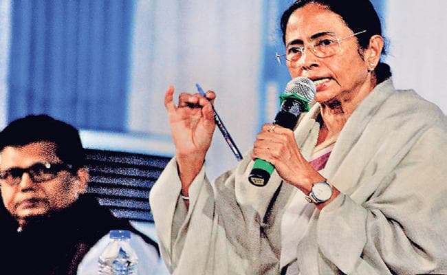 सिलीगुड़ी में तीन जिलों की समीक्षा बैठक, अधूरे कार्यों से सीएम नाराज