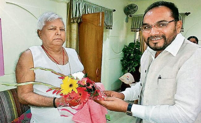 झारखंड के यूपीए नेताओं के साथ बैठक करेंगे लालू, बोले - भाजपा को करेंगे नेस्तनाबूद