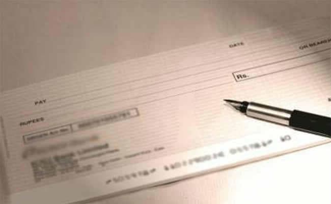 चेक बुक सुविधा वापस लेने का कोई प्रस्ताव नहीं : वित्त मंत्रालय