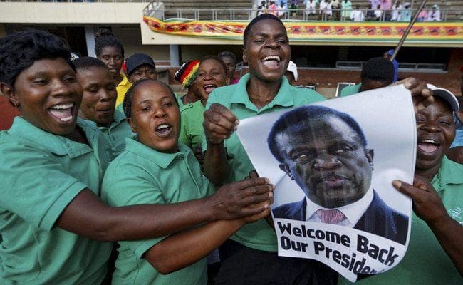 मुगाबे के करीबी रहे एमर्सन नांगगागवा ने ली जिम्बाव्बे के राष्ट्रपति पद की शपथ