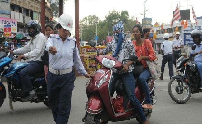 Sadak Suraksha Saptah 2021: बिहार में आज से यातायात नियम तोड़ने पर मिलेगी जेल की भी सजा, जानें हर गलती का अलग-अलग जुर्माना