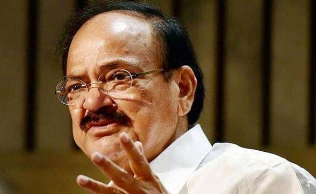 ''पद्मावती विवाद'' पर बोले वेंकैया नायडू, कहा- लोकतंत्र में स्वीकार्य नहीं है हिंसक धमकियां