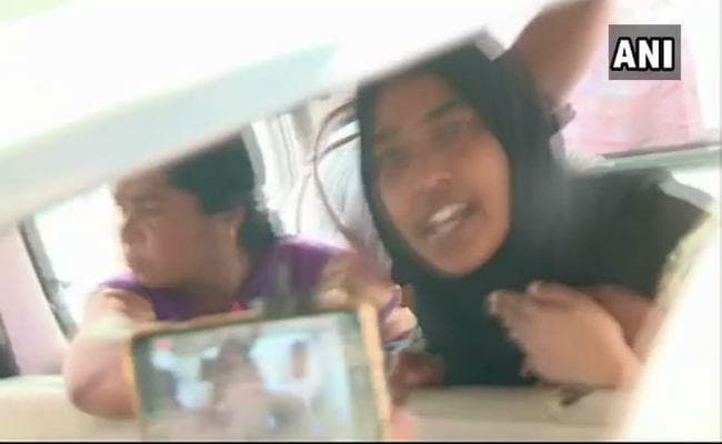 केरल लव-जेहाद केस में नया ट्‌विस्ट हादिया ने कहा, मैं मुसलमान हूं और अपने पति के साथ रहना चाहती हूं