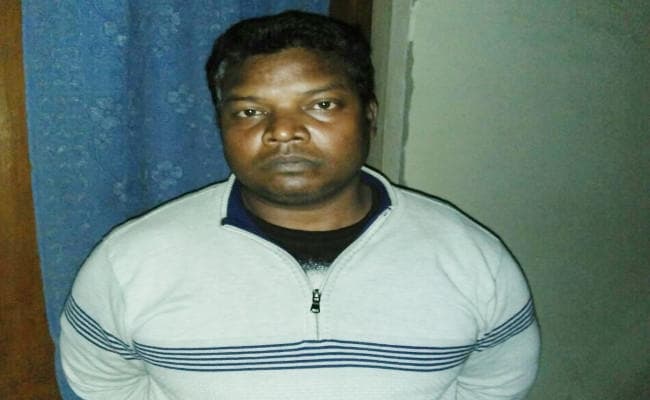 Jamshedpur : जादूगोड़ा के लोगों को 1800 करोड़ का चूना लगाने वाले कमल का सहयोगी सिधो हो गिरफ्तार