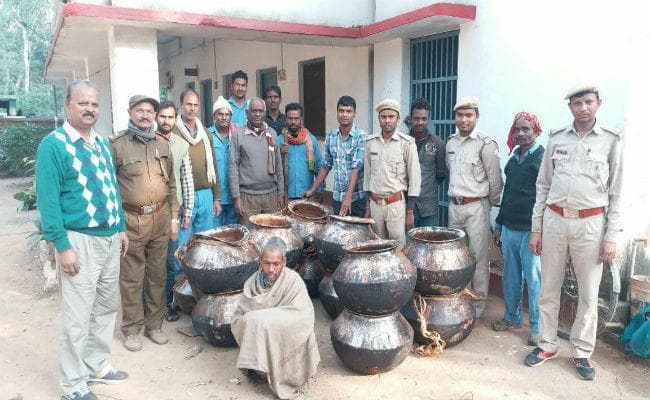 कोडरमा :  तीन क्विंटल कत्था जब्त, एक गिरफ्तार