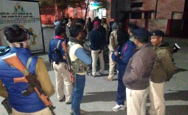शराब कारोबारियों का पुलिस बल पर हमला, बीएमपी जवान की मौत, थानाध्यक्ष समेत आधा दर्जन पुलिसकर्मी जख्मी